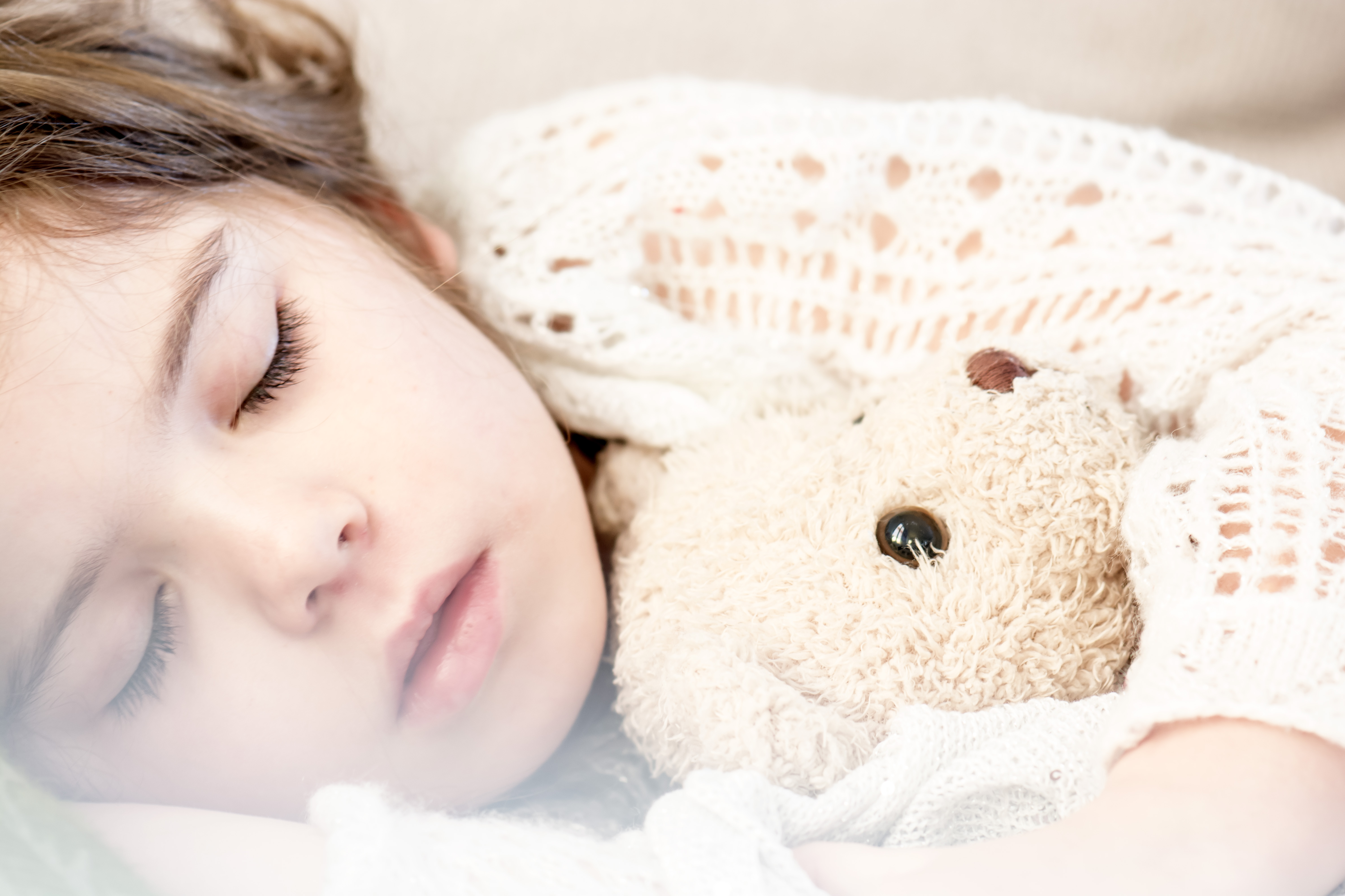 Cum influențează folosirea dispozitivelor electronice somnul copiilor?